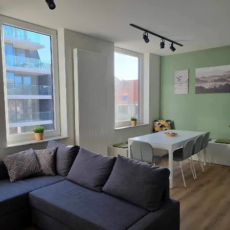 Shiba Aan Zee Apartment *
